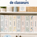 Un intérieur organisé avec un classeur d'organisation sur une table