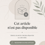 Une femme examinant les produits sur un site de e-commerce pour trouver une alternative à un article épuisé.