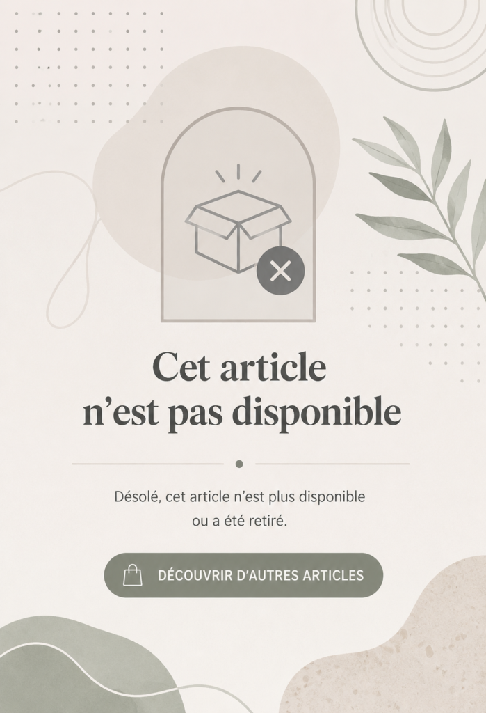 Une femme examinant les produits sur un site de e-commerce pour trouver une alternative à un article épuisé.