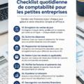 Femme d'affaires utilisant une checklist pour la comptabilité de son entreprise
