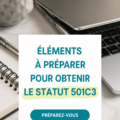 Femme heureuse examinant des documents pour obtenir le statut 501c3 pour son association