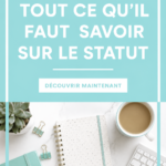 Une femme travaillant confortablement comme parajuriste à domicile derrière son ordinateur