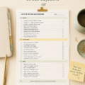 Modèle gratuit de checklist quotidienne sur fond pastel, offrant un cadre pratique pour s'organiser.