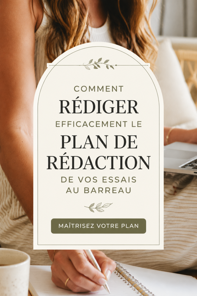 Une personne en train de rédiger un essai pour l'examen du barreau, avec des réflexions sur la structuration des idées.