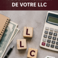 Image d'une femme d'affaires réfléchissant à sa rémunération en tant que propriétaire de LLC