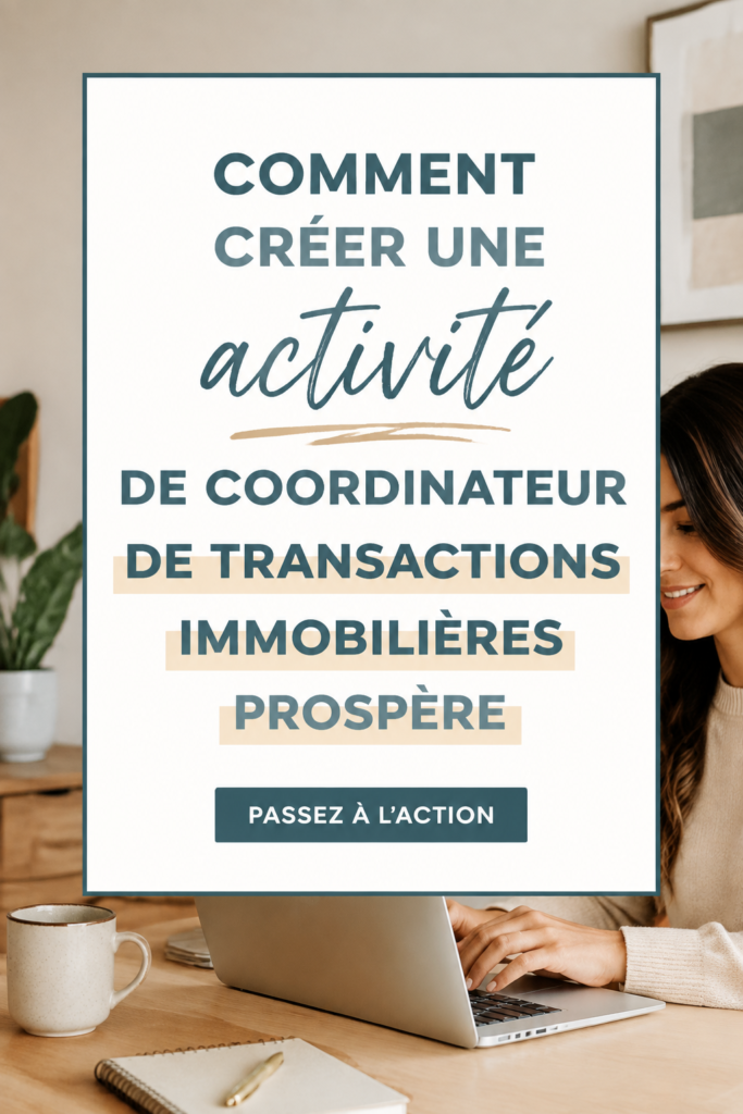 Femme souriante travaillant sur un ordinateur, créant son entreprise de coordination immobilière.
