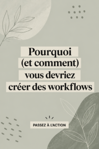 Une femme en train de concevoir un workflow pour son entreprise avec des post-its et un tableau blanc.