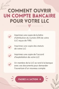 Une femme souriante examine des documents pour ouvrir un compte bancaire d'entreprise