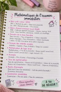 Femme préparant son examen immobilier avec des notes de mathématiques.